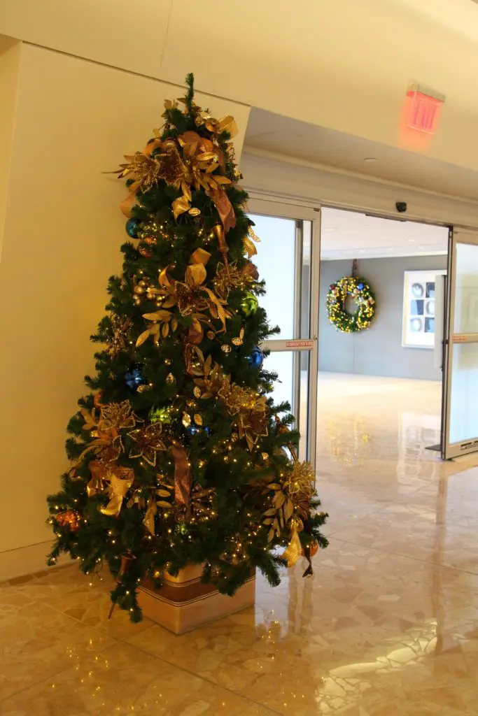 DisneyContemporaryLobbyChristmasTree