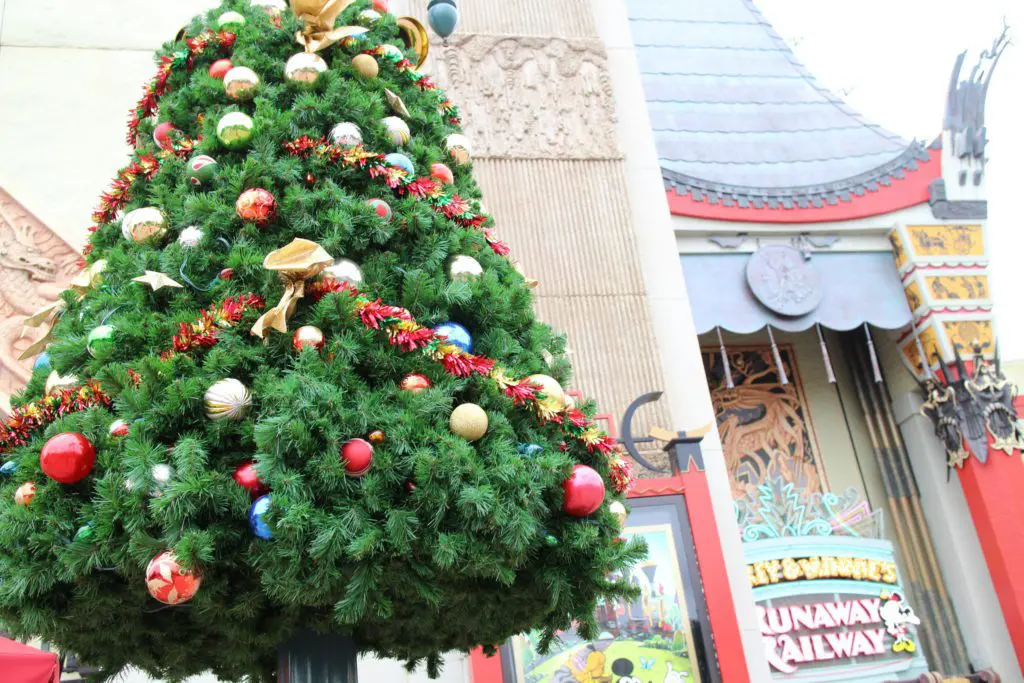 HollywoodStudiosChineseTheaterChristmas